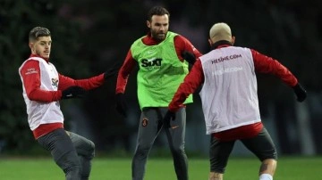 Galatasaray antrenmanında sürpriz isim. Lukas Podolski, Galatasaray antrenmanını ziyaret etti
