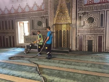 Gebze’de cami ve ibadethaneler bayrama hazırlanıyor
