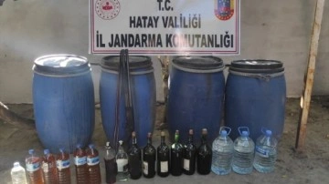 Hatay'da sahte içki operasyonu: 4 bin 765 litre sahte içki ele geçirildi, 5 şüpheli gözaltında