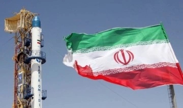 İran, uyduları hareket ettirmek için kullanılan uzay römorkörünü fırlattığını duyurdu