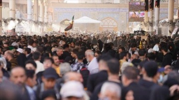 İranlılardan Irak’a 'Erbain' akını Mukteda es-Sadr'ın itirazına rağmen 3 milyon kişi geldi
