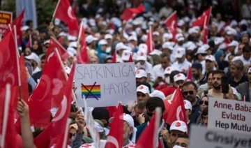 İstanbul'da müslümanlar LGBTİ+ karşıtı miting yaptı