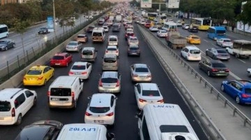 İstanbul'da haftanın ilk günü trafik çilesi