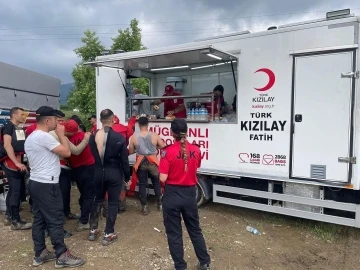 Kayıp operatörü arama çalışmalarına katılan 650 personele Kızılay’dan gıda desteği
