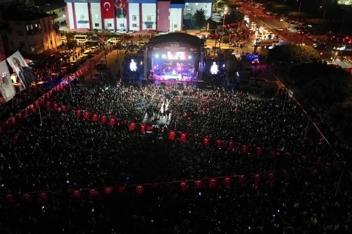 Kepez’in ilk Cumhuriyet Bayramı konserinde Koray Avcı Rüzgarı