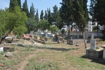 Köşk Belediyesi mezarlıkları bayram ziyaretine hazırlıyor
