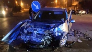 Malatya'da iki otomobil çarpıştı: 1&rsquo;i ağır 3 yaralı