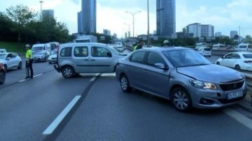 Maltepe'de 4 aracın karıştığı zincirleme kaza