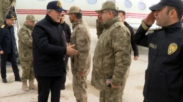 Milli Savunma Bakanı Hulusi Akar Irak sınırında