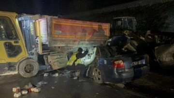 Niğde'de korkunç kaza! TIR’a arkadan çarpan otomobil sürücüsü hayatını kaybetti