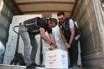 Ölüdeniz’de Kamyon kasasında 8 bin şişe kaçak içki ele geçirildi
