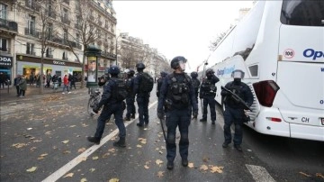 Paris saldırısının şüphelisi 'cinayet' ve 'cinayete teşebbüs'ten tutuklu yargıla