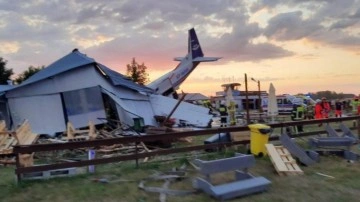 Polonya'da uçak düştü: 5 ölü, 10 yaralı