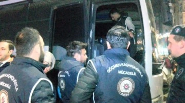 Taksim’de yılbaşı denetimi: 60 kaçak göçmen yakalandı