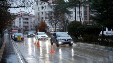 Türkiye yağışların etkisine tekrar giriyor: Meteoroloji o bölgelere sağanak uyarısı yaptı