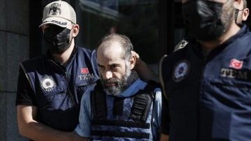Türkiye'de yakalanan DEAŞ'lı adliyeye sevk edildi