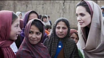Ünlü oyuncu Angelina Jolie’nin flaş kararı: İyi Niyet Elçiliği’nden ayrılıyor