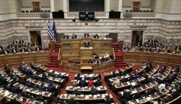 Yunanistan'da 2024 bütçesine onay